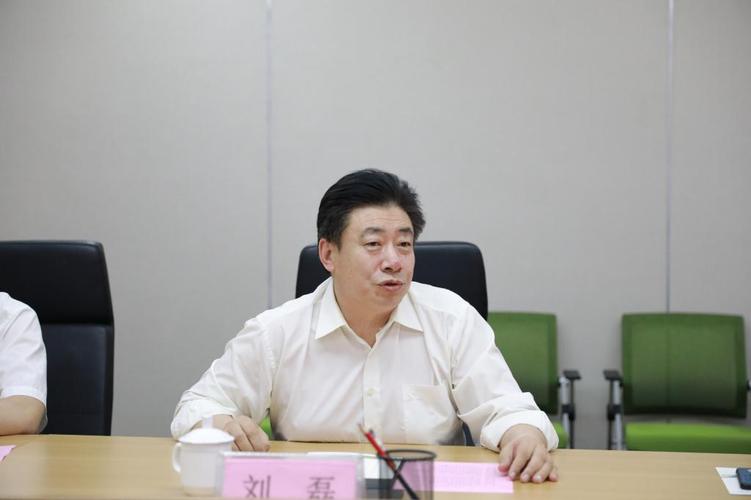 学校与山东龙湖信息产业集团共建龙湖软件学院签约暨揭牌仪式隆重举行